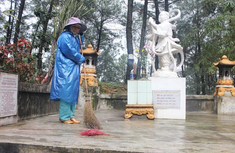Người đàn bà ung thư làm ‘mẹ’ của những hài nhi xấu số ảnh 1