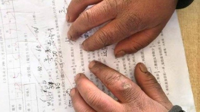 'Phép màu' đến với bé trai tóc đóng băng vượt 5km tới trường ảnh 1