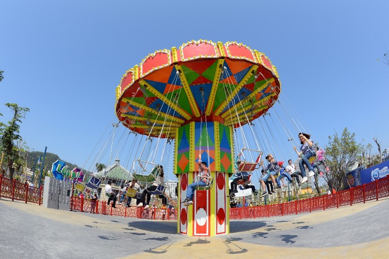 Đi hội hoa thôi, Hạ Long đang tặng vé chơi công viên kìa! ảnh 2