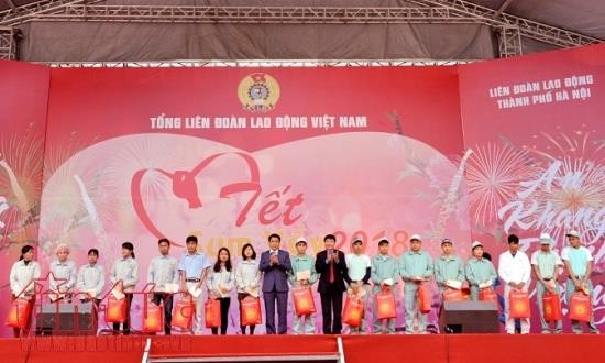Nhân lên niềm vui Tết cho công nhân lao động ảnh 2