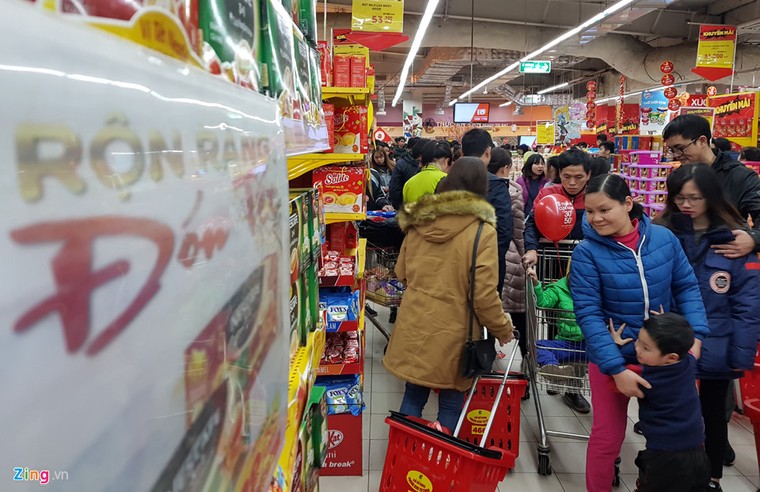 Người Hà Nội tấp nập đi sắm Tết sớm ảnh 10