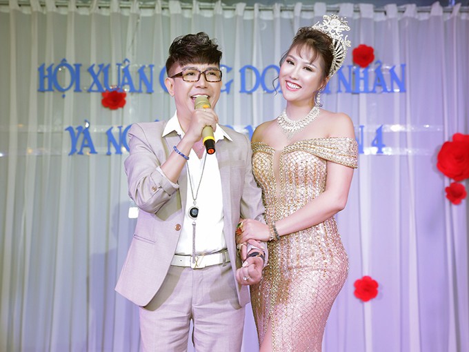 Gặp sóng gió cả năm 2017 nhưng Phi Thanh Vân vẫn mở tiệc đãi bạn bè, đối tác ảnh 3