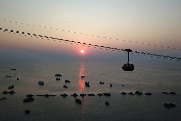 Tết này sẽ có 500 du khách được tặng vé cáp treo Hòn Thơm mỗi ngày ảnh 1