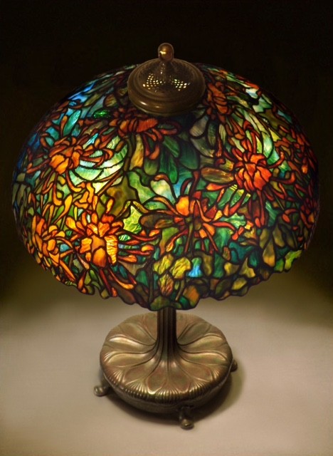 Câu chuyện phía sau bộ sưu tầm nghệ thuật kính màu lớn nhất thế giới ảnh 2