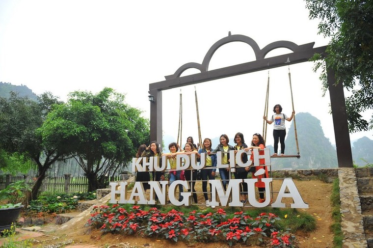 Ngắm nhìn toàn cảnh cố đô Hoa Lư từ trên đỉnh Hang Múa ảnh 5