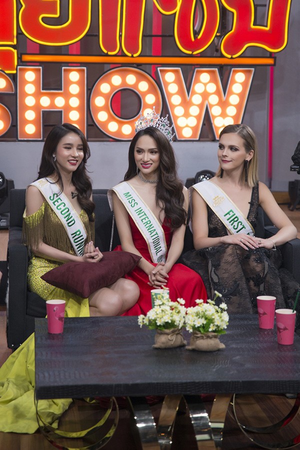 Hương Giang bị hỏi chuyện mua giải Hoa hậu trên sóng trực tiếp của đài Thái Lan ảnh 3