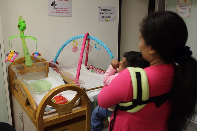 Nô lệ thời hiện đại ảnh 1