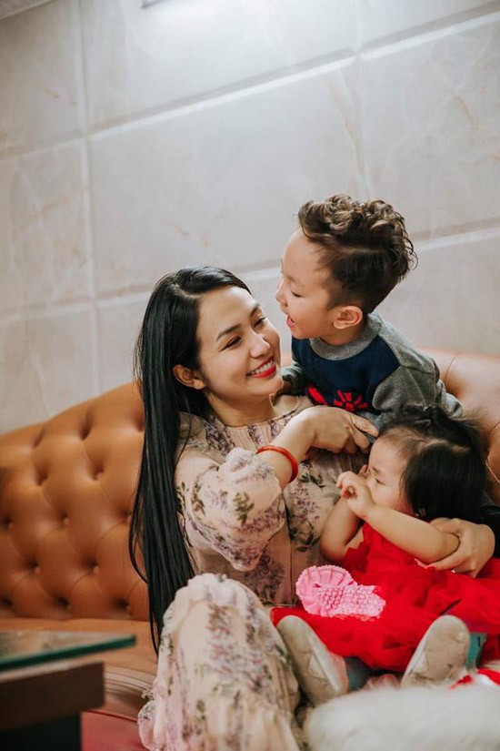 Tuấn Hưng khoe khoảnh khắc hai con quấn quýt bên nhau ảnh 5