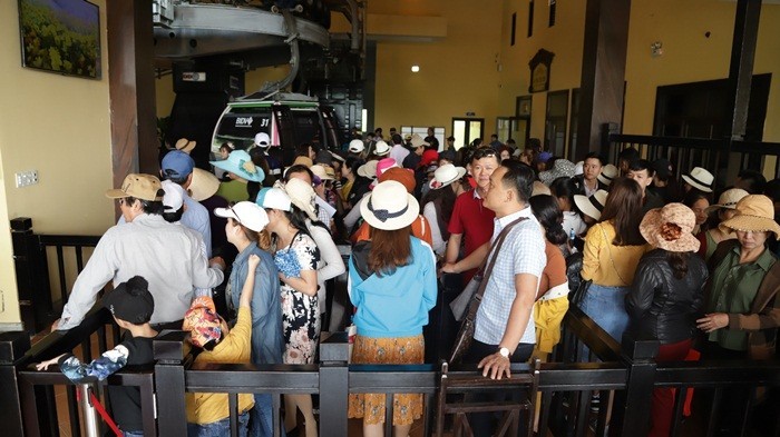 Tháng ba rộn ràng trảy hội tri ân ở Sun World Bà Nà Hills ảnh 3