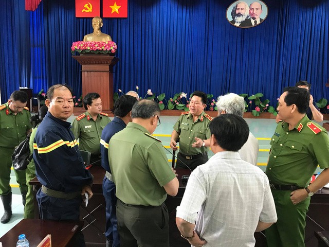 Họp báo vụ cháy 13 người chết: Cửa ngăn cháy bị... chèn đá! ảnh 1