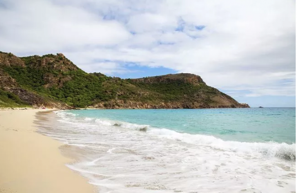 Top bãi biển dành cho những ai thích nude nổi tiếng thế giới ảnh 3