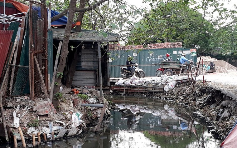 Đường Hà Nội vẫn chưa hết ‘bẫy’ rình rập ảnh 6