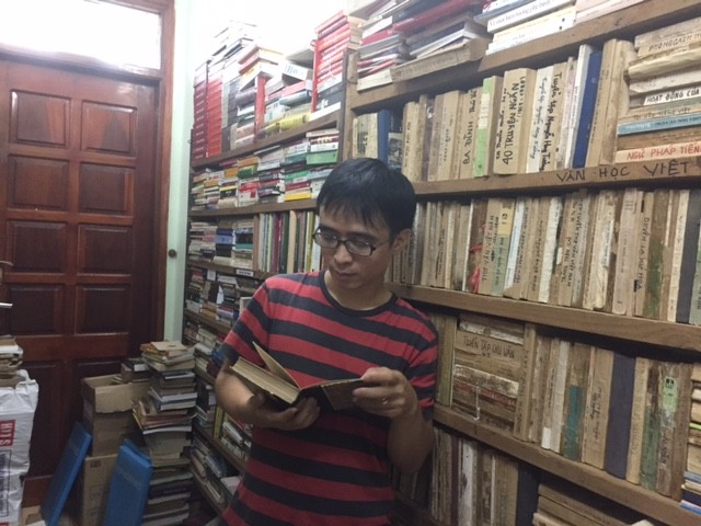 Người gom nhặt những cuốn sách cũ ảnh 1