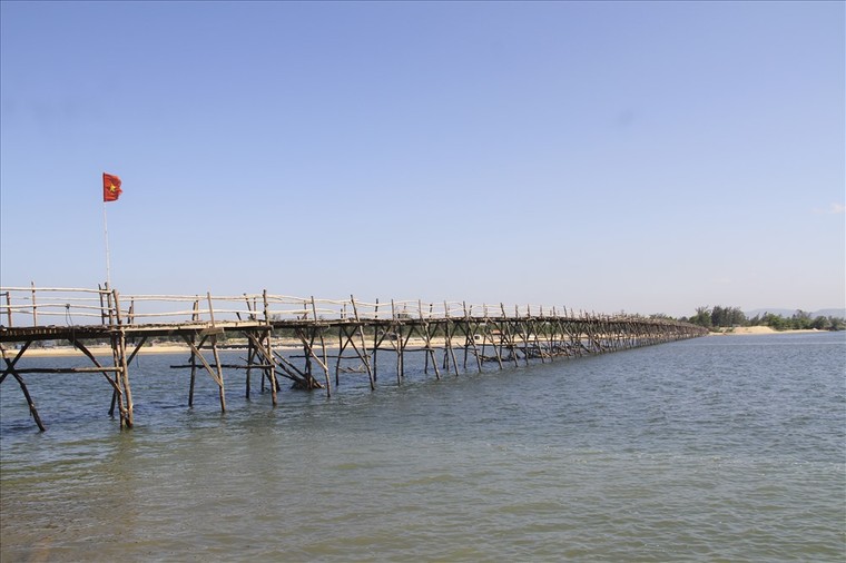 Phú Yên: Cây cầu gỗ dài nhất Việt Nam ảnh 2