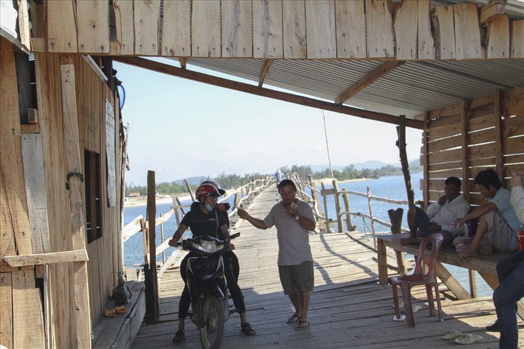 Phú Yên: Cây cầu gỗ dài nhất Việt Nam ảnh 4