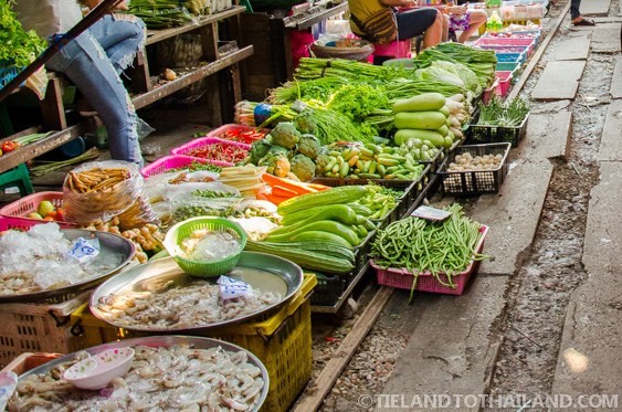 Ghé thăm khu chợ nguy hiểm nhất thế giới ảnh 7