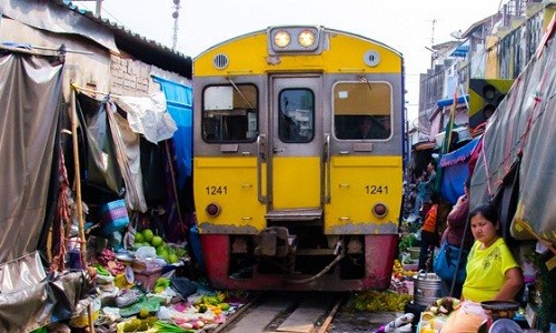 Ghé thăm khu chợ nguy hiểm nhất thế giới ảnh 9