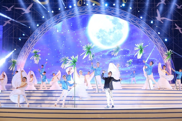 Hơn 20 ngàn người dự Lễ hội Du lịch biển Sầm Sơn 2018 ảnh 3