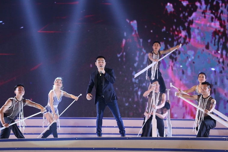 Hơn 20 ngàn người dự Lễ hội Du lịch biển Sầm Sơn 2018 ảnh 7