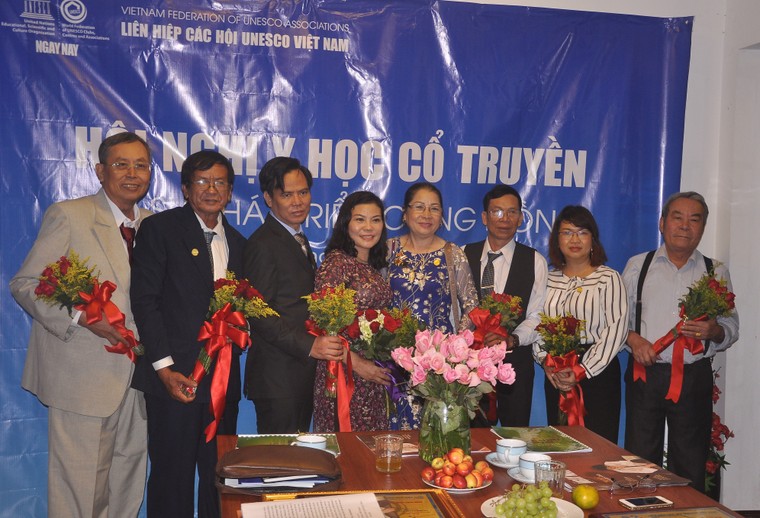 Y học cổ truyền luôn đồng hành cùng cộng đồng ảnh 1