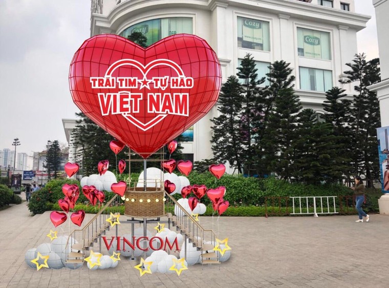 Vincom tưng bừng mở hội mừng đại lễ ảnh 1
