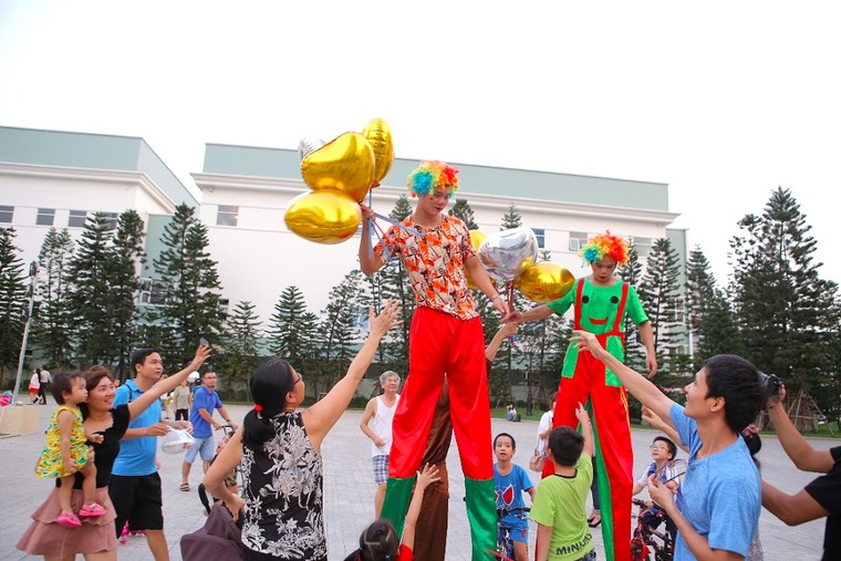 Vincom tưng bừng mở hội mừng đại lễ ảnh 2