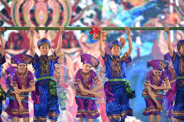 Mãn nhãn với đêm Carnaval Hạ Long ảnh 5