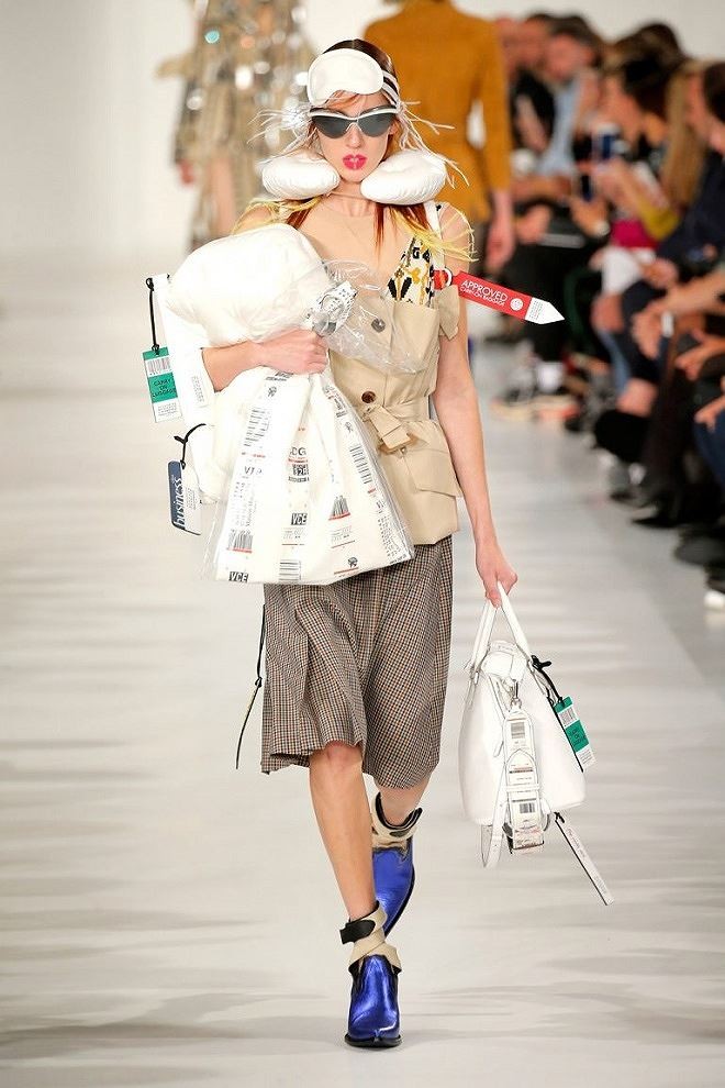 Những thiết kế thời trang cứ ngỡ như một trò đùa ảnh 1