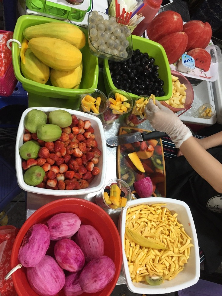 Chợ đêm phố cổ mùa này có gì vui? ảnh 1