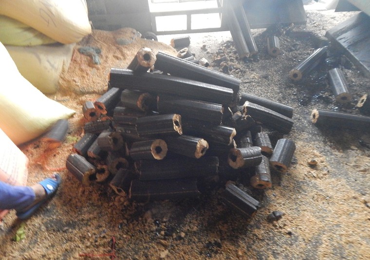 Biến phế phẩm ô nhiễm thành... củi ảnh 2