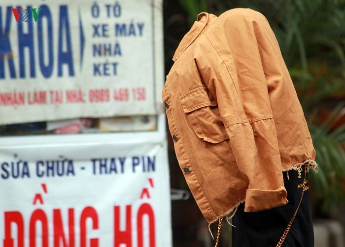 Muôn vẻ 'trốn nóng' của người dân Hà Nội những ngày nắng gắt ảnh 2