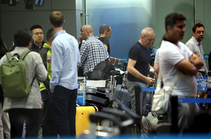 Nhóm phóng viên quốc tế đang tới bãi thử hạt nhân Triều Tiên ảnh 1