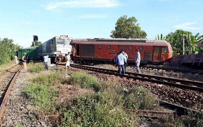 Hai tàu tông nhau trực diện, nhiều toa lật nghiêng ở Quảng Nam ảnh 1