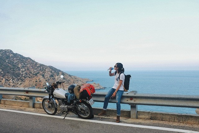 Nữ phượt thủ 9x gây 'sốt' với hành trình 45 ngày chạy xe máy xuyên Việt ảnh 3