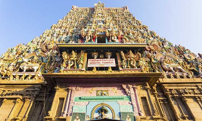 Ngôi đền cầu vồng nổi tiếng với hàng ngàn bức tượng đủ hình thù kì dị ảnh 1