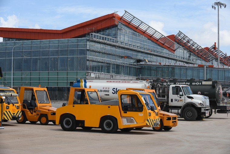 Chuyến bay đầu tiên hạ cánh tại Cảng hàng không quốc tế Vân Đồn ảnh 16