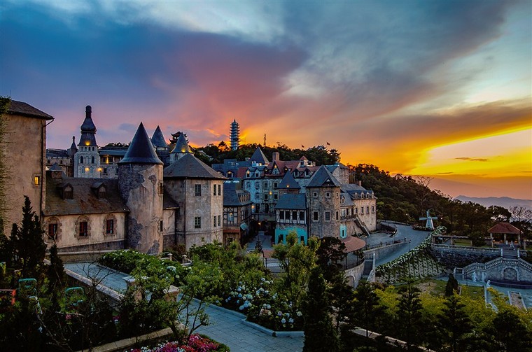 Bà Nà chính thức mở cửa đón khách chơi đêm, điều gì đang chờ đón? ảnh 1