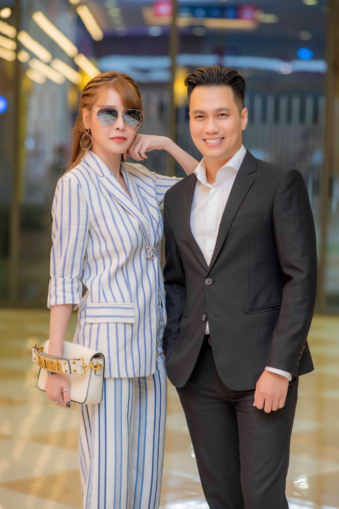 Lái xe chở Quế Vân đi xem phim, Việt Anh bất chấp ‘cảnh cáo’ của bà xã? ảnh 5