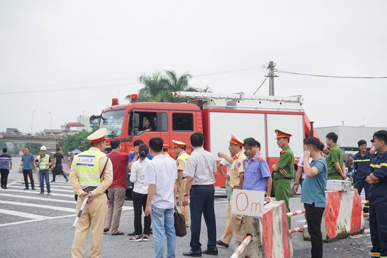 Dựng lại hiện trường xe khách đâm xe cứu hỏa trên cao tốc ảnh 4