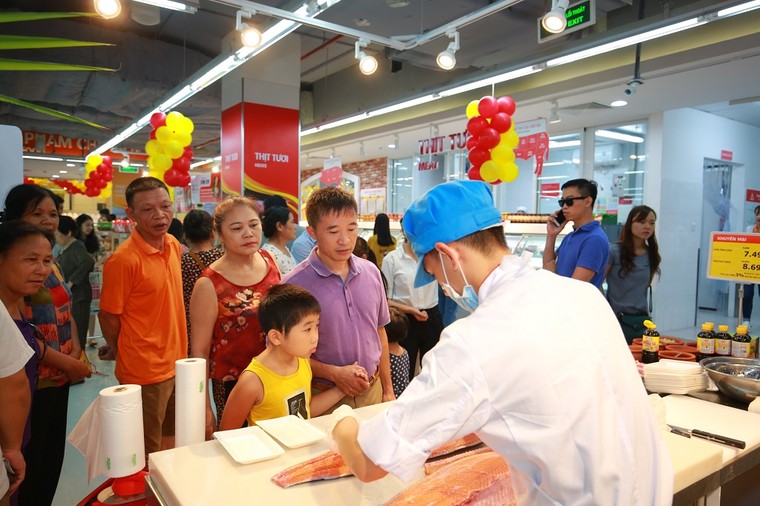 Người dân Thái Nguyên háo hức đón chào Vincom đầu tiên ảnh 3