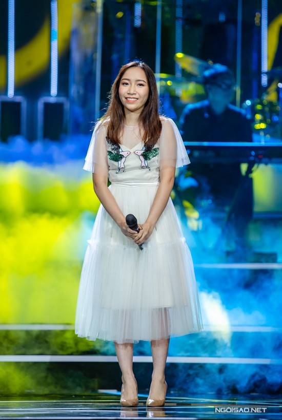 Con út 16 tuổi của Mỹ Linh gây bất ngờ về giọng hát cao vút ảnh 5