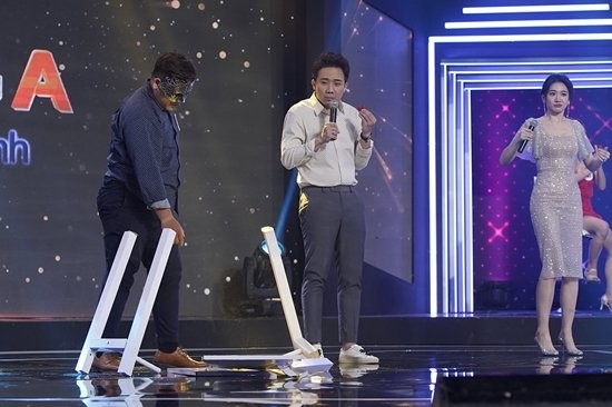 Nam thí sinh đập nát bàn gỗ vì bị Trấn Thành chê bai ảnh 3