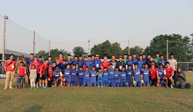 ĐT Olympic VN tập luyện hứng khởi, sẵn sàng 'chiến đấu' với Nepal ảnh 7