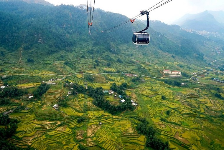 Mùa thu về, lên ngay Fansipan ngắm ruộng bậc thang đã nức thơm hương lúa ảnh 7