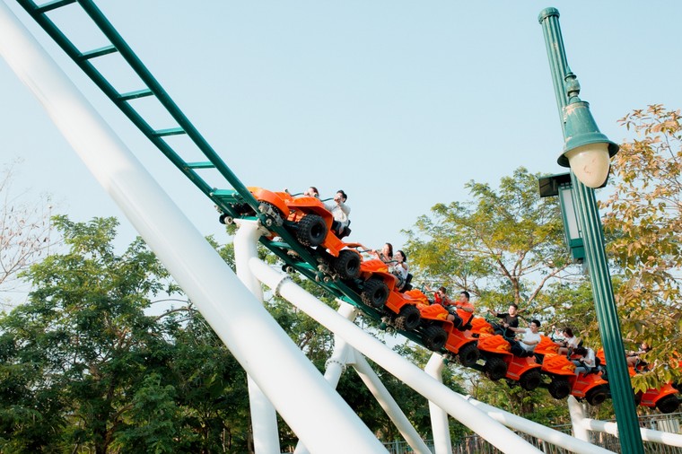 ‘Tuyệt phẩm ánh sáng’ diễu hành Carnival làm ‘nóng’ Lễ hội đèn lồng Sun World Danang Wonders ảnh 5