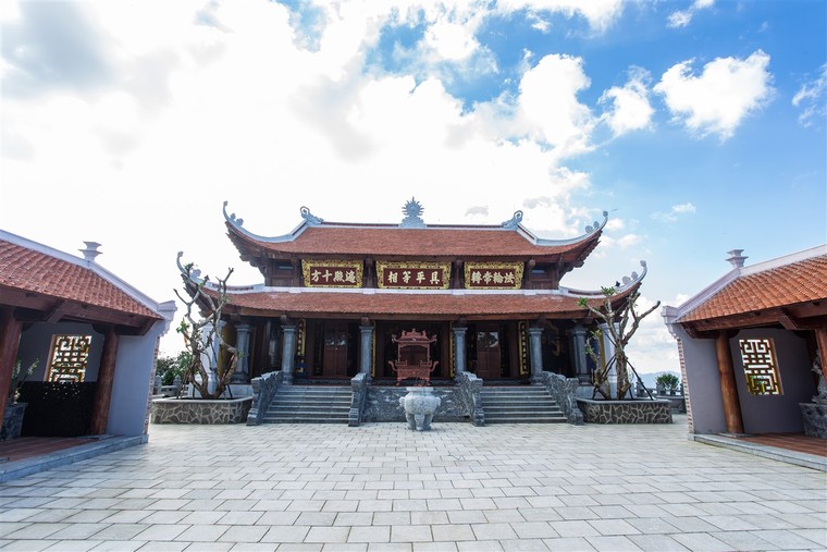 Cận cảnh những nếp chùa Việt đẹp kỳ vĩ trên đỉnh Fansipan và Bà Nà ảnh 13