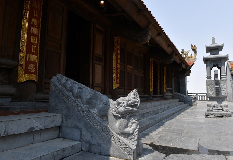 Cận cảnh những nếp chùa Việt đẹp kỳ vĩ trên đỉnh Fansipan và Bà Nà ảnh 4