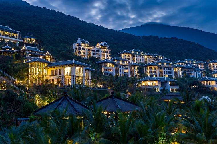 ‘Khu nghỉ dưỡng dành cho lễ cưới đẳng cấp nhất châu Á 2018’ được trao tặng cho InterContinental Danang Sun Peninsula Resort ảnh 2