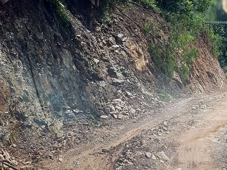 Niềm vui nhân đôi ngày tựu trường tại xã vùng cao Công Sơn ảnh 2