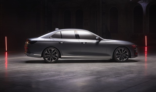 Báo chí nước ngoài trầm trồ trước siêu phẩm VinFast ảnh 3